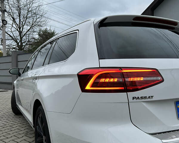 Белый Фольксваген Пассат, объемом двигателя 1.97 л и пробегом 254 тыс. км за 15500 $, фото 7 на Automoto.ua