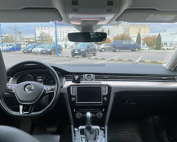 Белый Фольксваген Пассат, объемом двигателя 1.97 л и пробегом 248 тыс. км за 16200 $, фото 14 на Automoto.ua