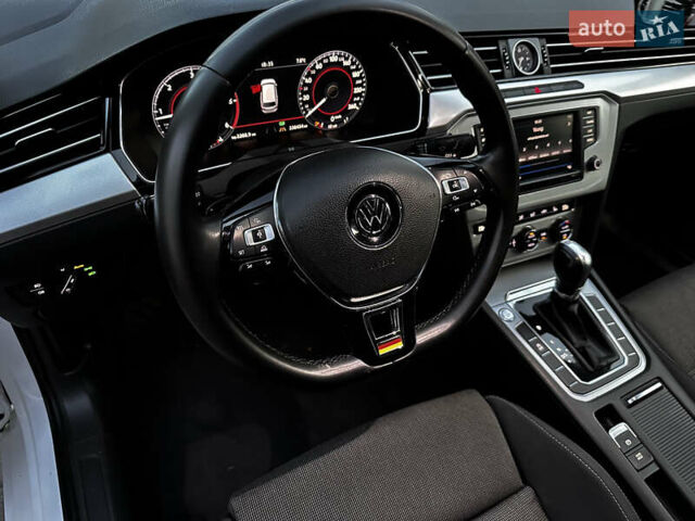 Білий Фольксваген Пассат, об'ємом двигуна 2 л та пробігом 336 тис. км за 14800 $, фото 70 на Automoto.ua