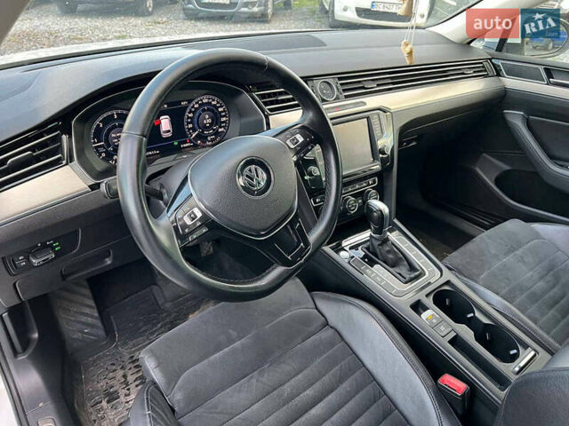 Фольксваген Пассат 2016 в Львове на Automoto.ua Белый Фольксваген Пассат, объемом двигателя 2 л и пробегом 316 тыс. км за 19480 $, фото 16 на Automoto.ua