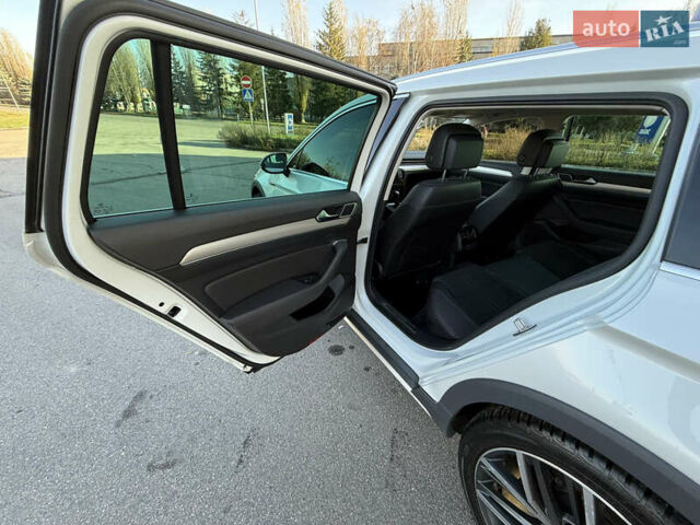 Белый Фольксваген Пассат, объемом двигателя 1.97 л и пробегом 195 тыс. км за 16999 $, фото 68 на Automoto.ua