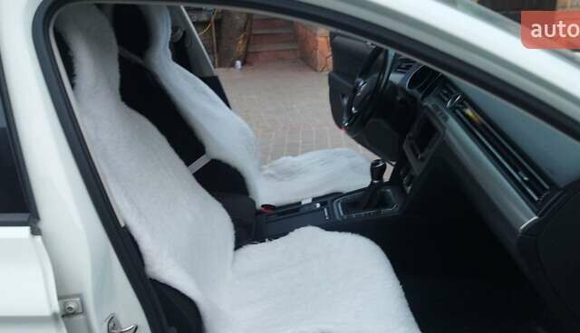 Білий Фольксваген Пассат, об'ємом двигуна 1.6 л та пробігом 298 тис. км за 13450 $, фото 28 на Automoto.ua