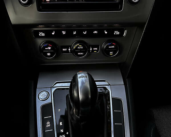 Білий Фольксваген Пассат, об'ємом двигуна 2 л та пробігом 336 тис. км за 14800 $, фото 69 на Automoto.ua