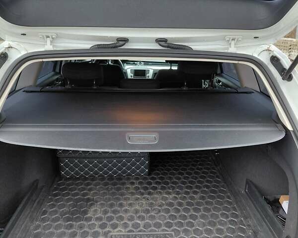 Белый Фольксваген Пассат, объемом двигателя 1.97 л и пробегом 274 тыс. км за 13200 $, фото 4 на Automoto.ua