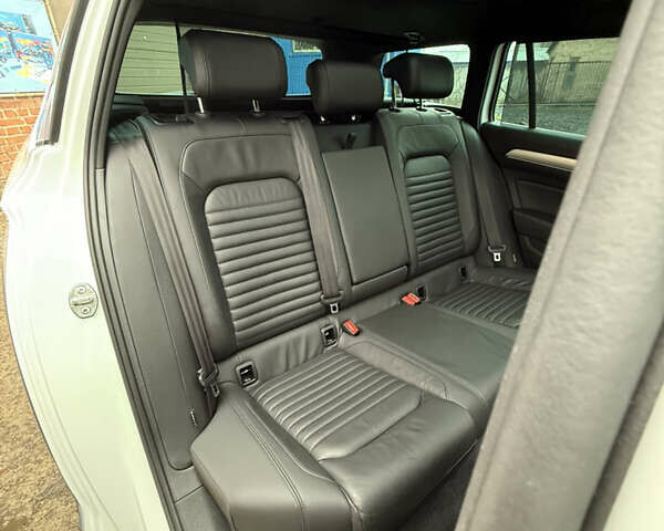 Белый Фольксваген Пассат, объемом двигателя 2 л и пробегом 169 тыс. км за 23999 $, фото 58 на Automoto.ua