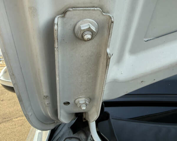 Белый Фольксваген Пассат, объемом двигателя 1.97 л и пробегом 195 тыс. км за 16999 $, фото 11 на Automoto.ua