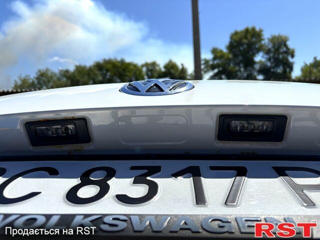 Білий Фольксваген Пассат, об'ємом двигуна 2 л та пробігом 210 тис. км за 15500 $, фото 11 на Automoto.ua