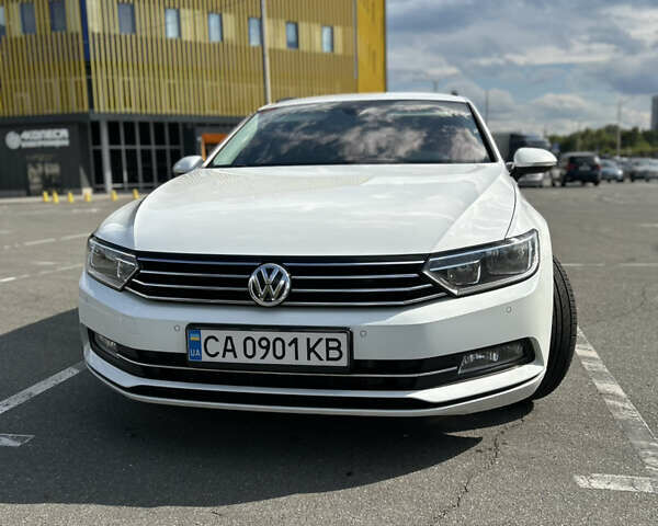 Білий Фольксваген Пассат, об'ємом двигуна 1.6 л та пробігом 214 тис. км за 14600 $, фото 2 на Automoto.ua