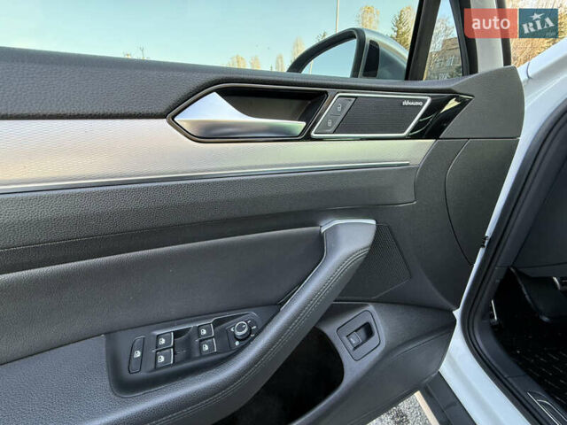 Белый Фольксваген Пассат, объемом двигателя 1.97 л и пробегом 195 тыс. км за 16999 $, фото 38 на Automoto.ua