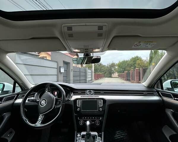 Белый Фольксваген Пассат, объемом двигателя 1.97 л и пробегом 254 тыс. км за 15500 $, фото 18 на Automoto.ua