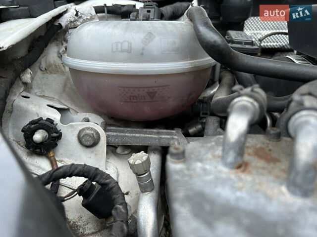 Белый Фольксваген Пассат, объемом двигателя 1.97 л и пробегом 254 тыс. км за 15500 $, фото 33 на Automoto.ua