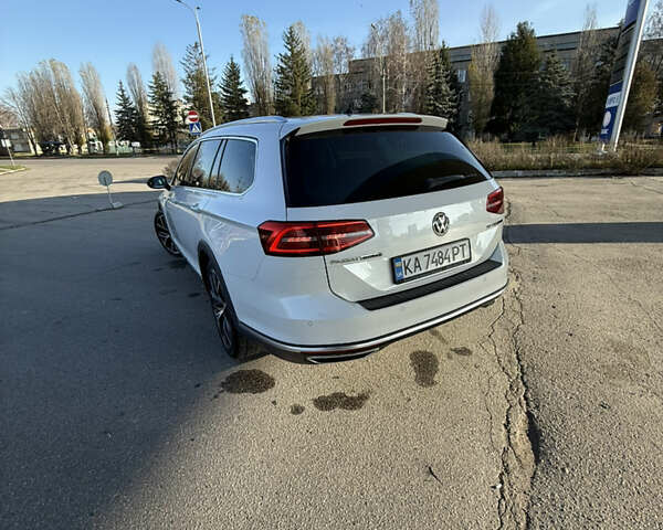 Белый Фольксваген Пассат, объемом двигателя 1.97 л и пробегом 195 тыс. км за 16999 $, фото 6 на Automoto.ua