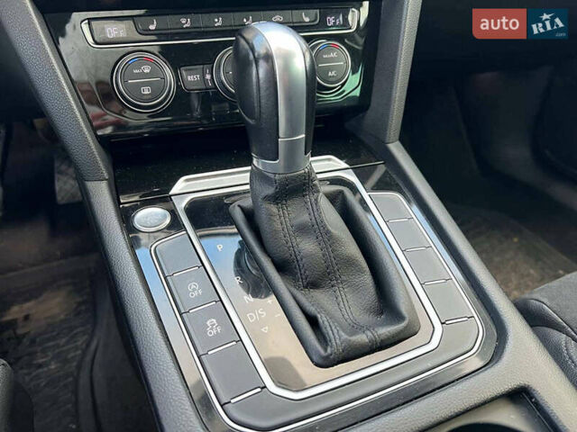 Фольксваген Пассат 2016 в Львове на Automoto.ua Белый Фольксваген Пассат, объемом двигателя 2 л и пробегом 316 тыс. км за 19480 $, фото 29 на Automoto.ua