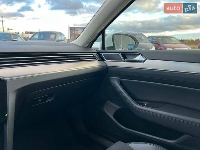 Фольксваген Пассат 2016 в Львове на Automoto.ua Белый Фольксваген Пассат, объемом двигателя 2 л и пробегом 316 тыс. км за 19480 $, фото 31 на Automoto.ua