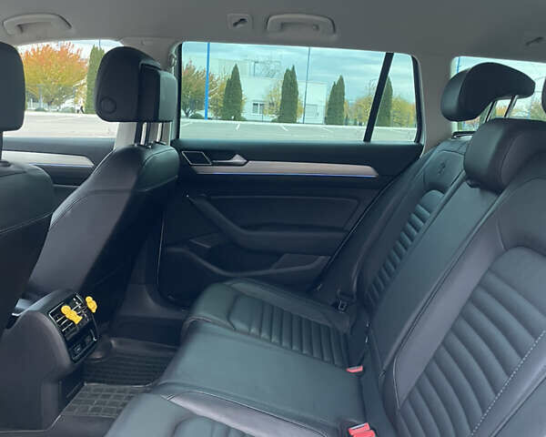 Белый Фольксваген Пассат, объемом двигателя 1.97 л и пробегом 248 тыс. км за 16200 $, фото 13 на Automoto.ua