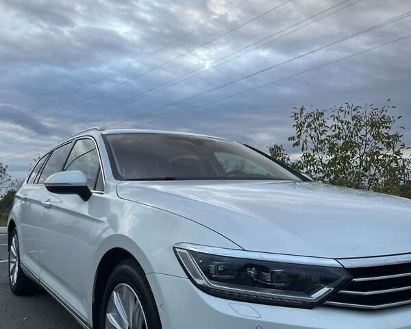 Белый Фольксваген Пассат, объемом двигателя 1.97 л и пробегом 248 тыс. км за 16200 $, фото 7 на Automoto.ua