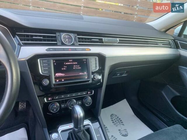 Білий Фольксваген Пассат, об'ємом двигуна 1.97 л та пробігом 230 тис. км за 17500 $, фото 23 на Automoto.ua