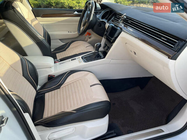 Білий Фольксваген Пассат, об'ємом двигуна 1.97 л та пробігом 123 тис. км за 18500 $, фото 9 на Automoto.ua