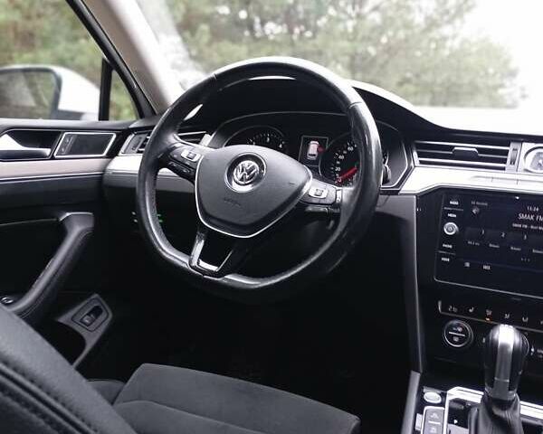 Білий Фольксваген Пассат, об'ємом двигуна 1.97 л та пробігом 195 тис. км за 18500 $, фото 48 на Automoto.ua