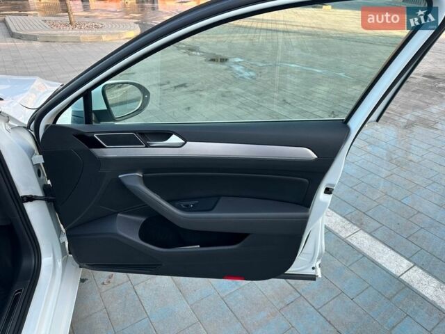 Белый Фольксваген Пассат, объемом двигателя 1.4 л и пробегом 190 тыс. км за 17700 $, фото 82 на Automoto.ua