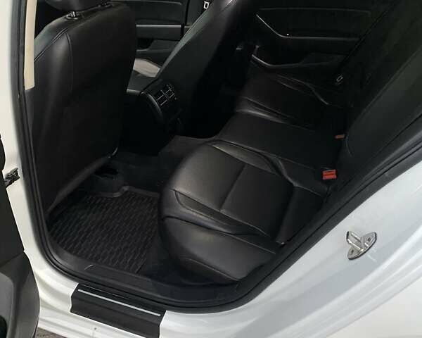 Білий Фольксваген Пассат, об'ємом двигуна 1.97 л та пробігом 380 тис. км за 12350 $, фото 25 на Automoto.ua