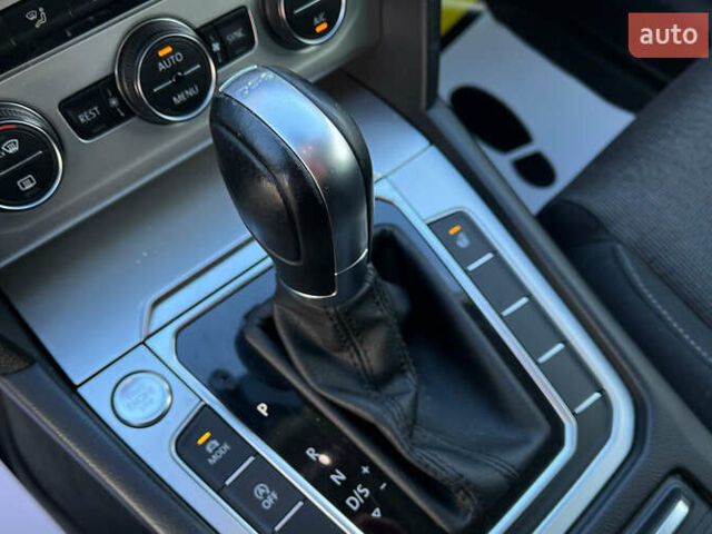 Белый Фольксваген Пассат, объемом двигателя 1.98 л и пробегом 272 тыс. км за 16200 $, фото 15 на Automoto.ua