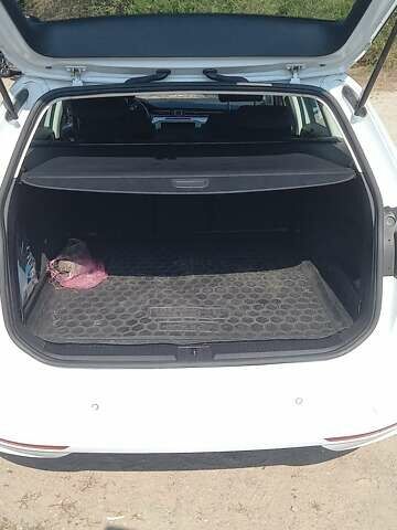 Білий Фольксваген Пассат, об'ємом двигуна 1.6 л та пробігом 192 тис. км за 18200 $, фото 5 на Automoto.ua