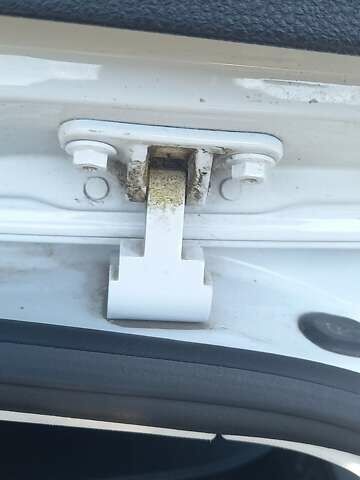 Білий Фольксваген Пассат, об'ємом двигуна 1.6 л та пробігом 192 тис. км за 18200 $, фото 6 на Automoto.ua