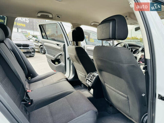 Белый Фольксваген Пассат, объемом двигателя 1.97 л и пробегом 197 тыс. км за 14800 $, фото 17 на Automoto.ua