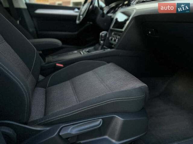 Белый Фольксваген Пассат, объемом двигателя 1.97 л и пробегом 290 тыс. км за 16499 $, фото 14 на Automoto.ua