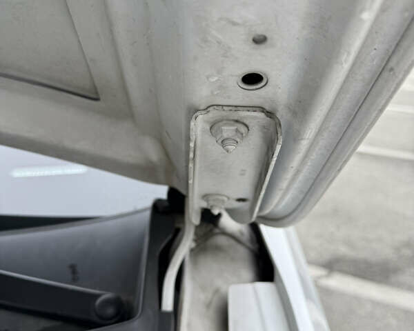 Белый Фольксваген Пассат, объемом двигателя 1.97 л и пробегом 219 тыс. км за 20000 $, фото 18 на Automoto.ua