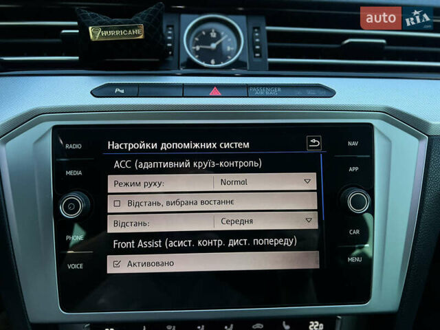 Белый Фольксваген Пассат, объемом двигателя 1.97 л и пробегом 290 тыс. км за 15799 $, фото 27 на Automoto.ua