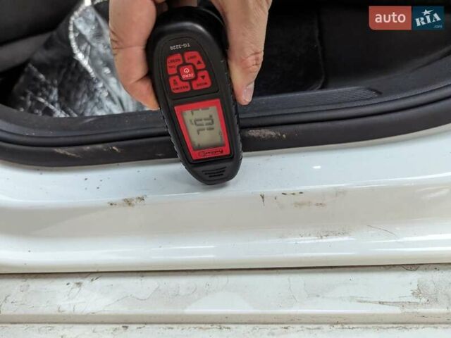 Білий Фольксваген Пассат, об'ємом двигуна 1.97 л та пробігом 198 тис. км за 17800 $, фото 69 на Automoto.ua