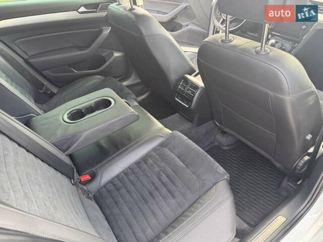 Фольксваген Пассат 2017 в Харькове на Automoto.ua Белый Фольксваген Пассат, объемом двигателя 1.97 л и пробегом 308 тыс. км за 16300 $, фото 13 на Automoto.ua