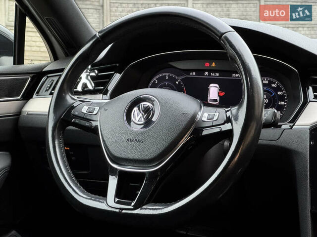 Белый Фольксваген Пассат, объемом двигателя 1.6 л и пробегом 262 тыс. км за 16000 $, фото 21 на Automoto.ua