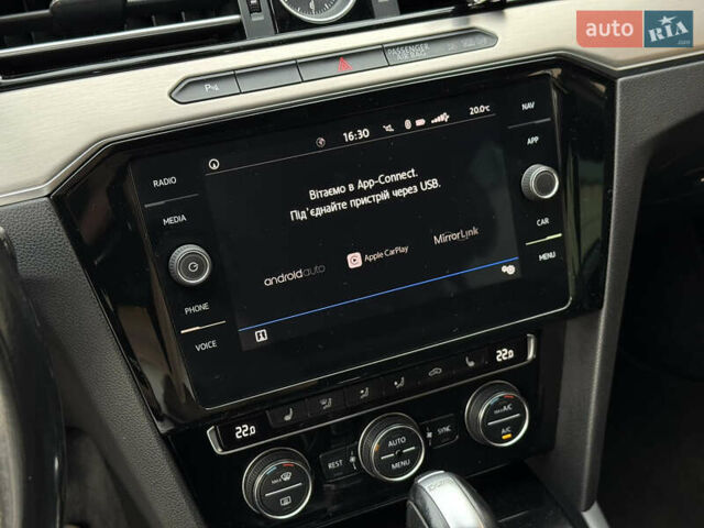 Белый Фольксваген Пассат, объемом двигателя 1.6 л и пробегом 262 тыс. км за 16000 $, фото 28 на Automoto.ua