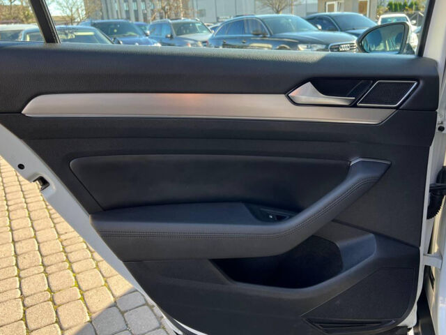 Білий Фольксваген Пассат, об'ємом двигуна 2 л та пробігом 198 тис. км за 20700 $, фото 15 на Automoto.ua