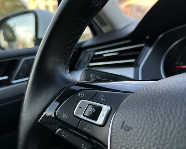 Белый Фольксваген Пассат, объемом двигателя 1.97 л и пробегом 290 тыс. км за 15799 $, фото 20 на Automoto.ua