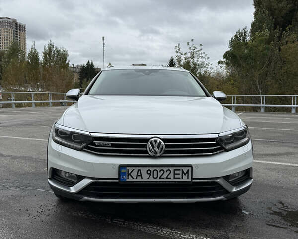 Белый Фольксваген Пассат, объемом двигателя 1.97 л и пробегом 219 тыс. км за 20000 $, фото 1 на Automoto.ua