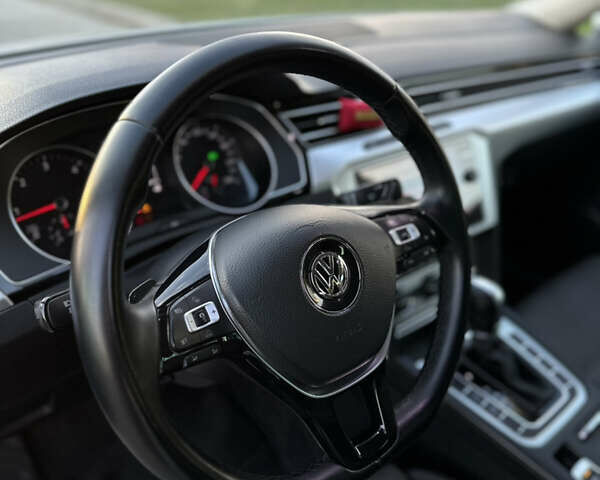 Белый Фольксваген Пассат, объемом двигателя 1.97 л и пробегом 290 тыс. км за 15799 $, фото 19 на Automoto.ua