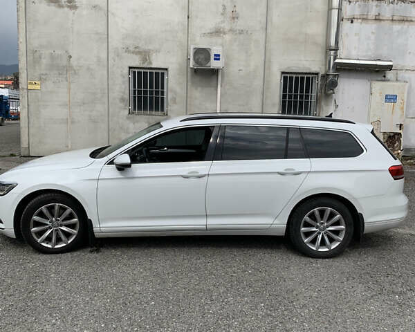 Белый Фольксваген Пассат, объемом двигателя 1.97 л и пробегом 230 тыс. км за 14500 $, фото 7 на Automoto.ua