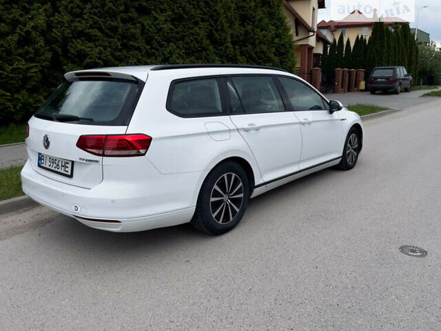 Белый Фольксваген Пассат, объемом двигателя 1.6 л и пробегом 274 тыс. км за 13399 $, фото 4 на Automoto.ua