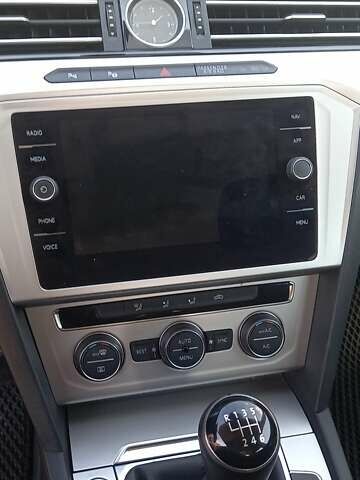 Білий Фольксваген Пассат, об'ємом двигуна 1.6 л та пробігом 192 тис. км за 18200 $, фото 9 на Automoto.ua