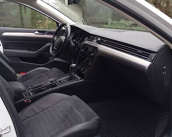 Білий Фольксваген Пассат, об'ємом двигуна 1.97 л та пробігом 195 тис. км за 18500 $, фото 37 на Automoto.ua