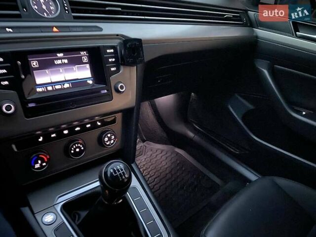 Білий Фольксваген Пассат, об'ємом двигуна 1.97 л та пробігом 380 тис. км за 12350 $, фото 27 на Automoto.ua