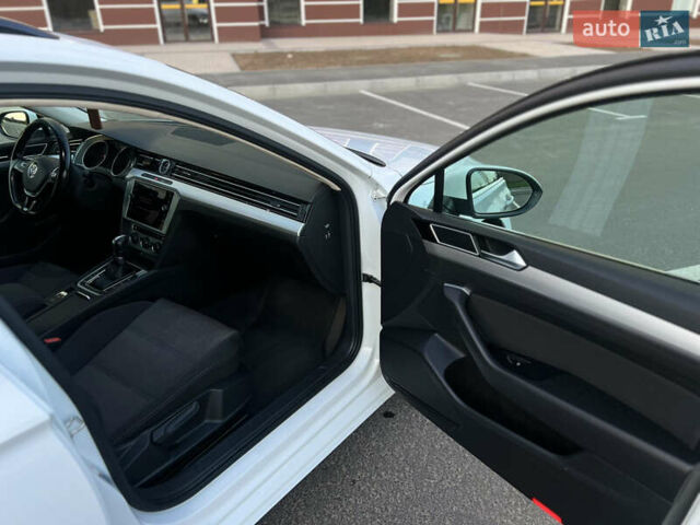 Белый Фольксваген Пассат, объемом двигателя 1.97 л и пробегом 290 тыс. км за 16499 $, фото 13 на Automoto.ua