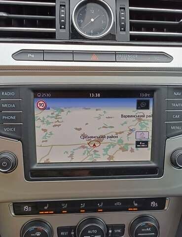 Белый Фольксваген Пассат, объемом двигателя 2 л и пробегом 227 тыс. км за 13999 $, фото 24 на Automoto.ua