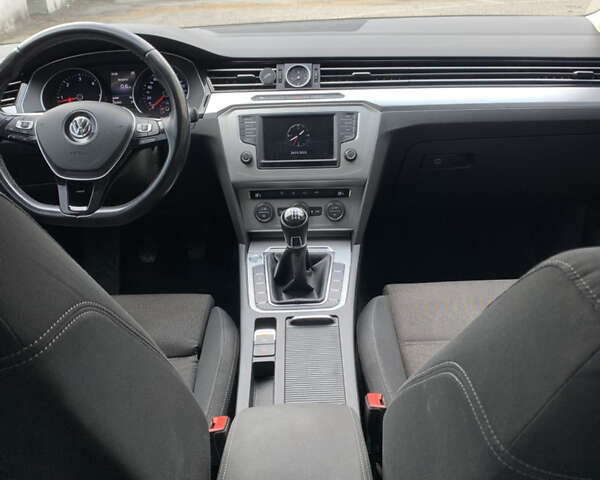 Белый Фольксваген Пассат, объемом двигателя 1.97 л и пробегом 230 тыс. км за 14500 $, фото 13 на Automoto.ua