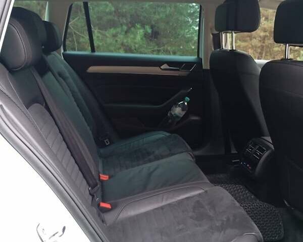 Білий Фольксваген Пассат, об'ємом двигуна 1.97 л та пробігом 195 тис. км за 18500 $, фото 22 на Automoto.ua