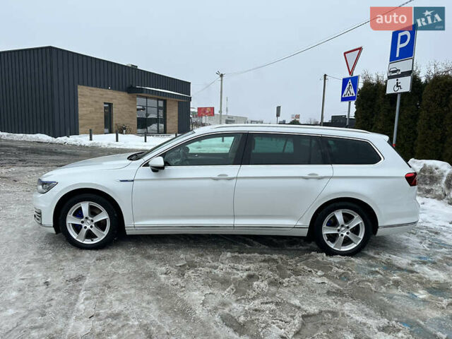 Белый Фольксваген Пассат, объемом двигателя 1.4 л и пробегом 189 тыс. км за 18999 $, фото 3 на Automoto.ua
